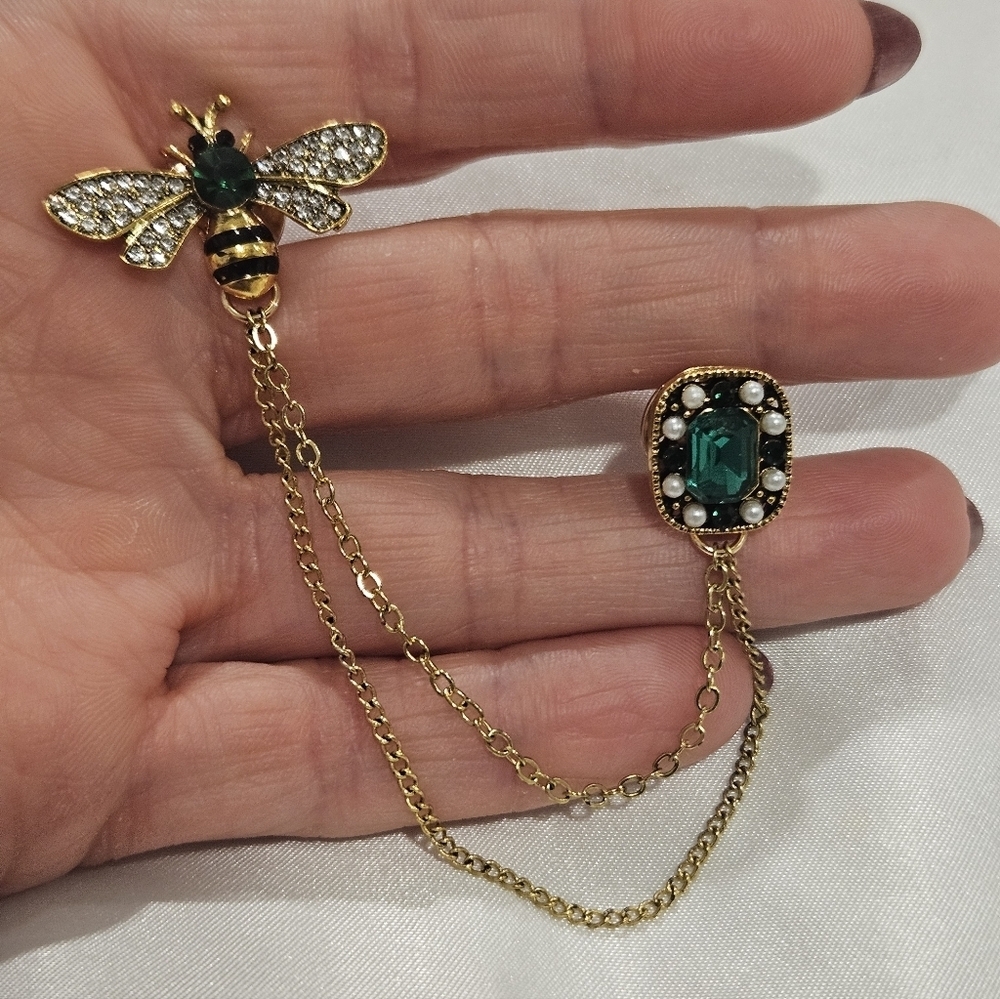NEW Gold & Green Bee Chain Brooch